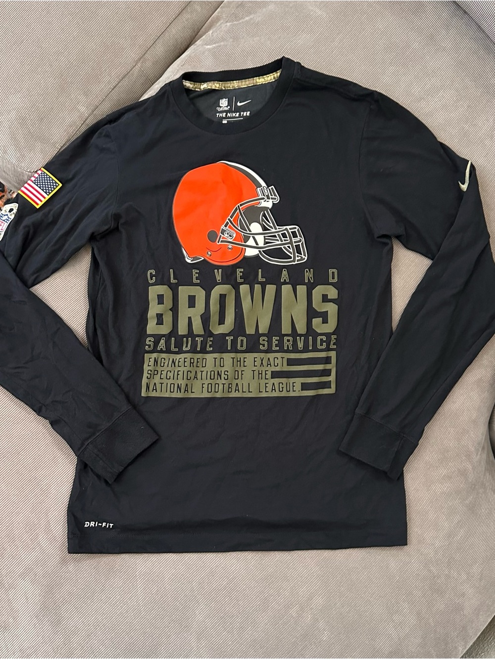NFL CLEVELAND BROWNS NIKE TEE DRY FIT Salute to Service Long Sleeve Small